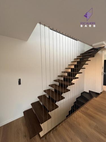 escalier-design-fil-inox-tendu