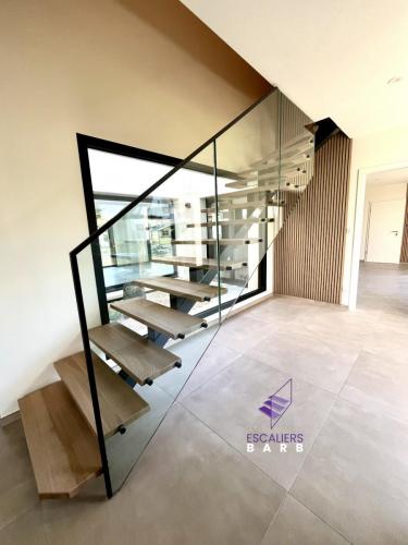 escalier-design-metal-bois-verre