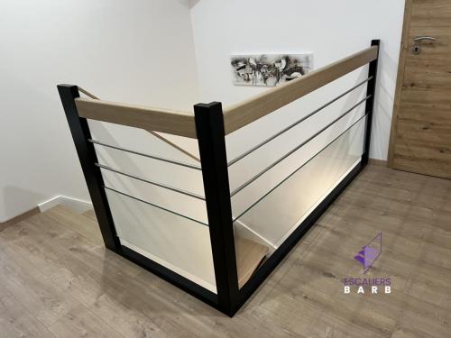 garde-corps-moderne-bois-noir-verre