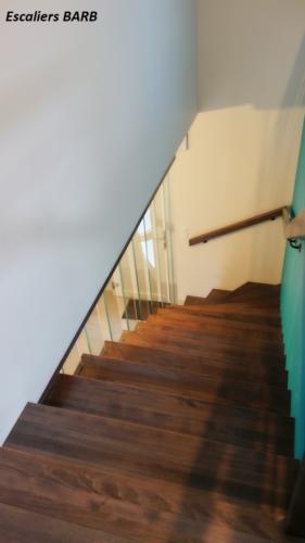 habillage escalier béton balustres en verre